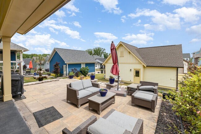 Building Photo - Exclusively Offered by Muse Realty Rentals...