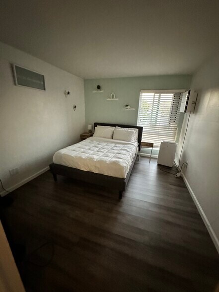 Building Photo - 3571 Ruffin Rd