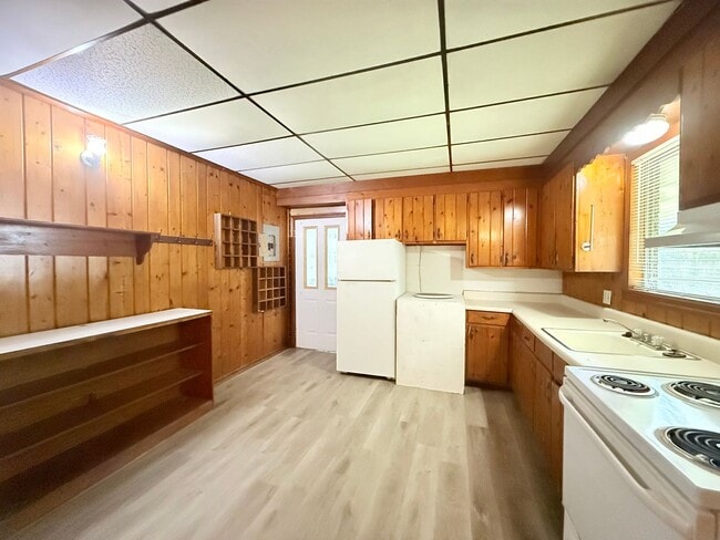 Building Photo - Cozy 2-Bedroom Cottage - Northeast Pensacola