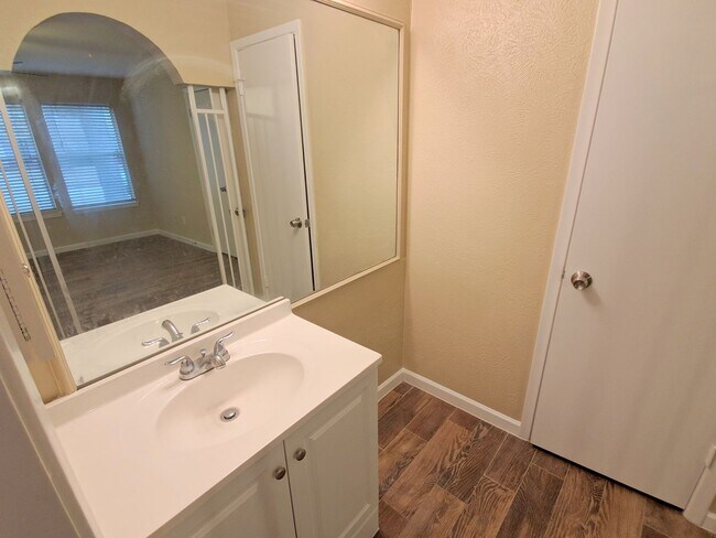 Building Photo - 4410 Dawn Creek Ln