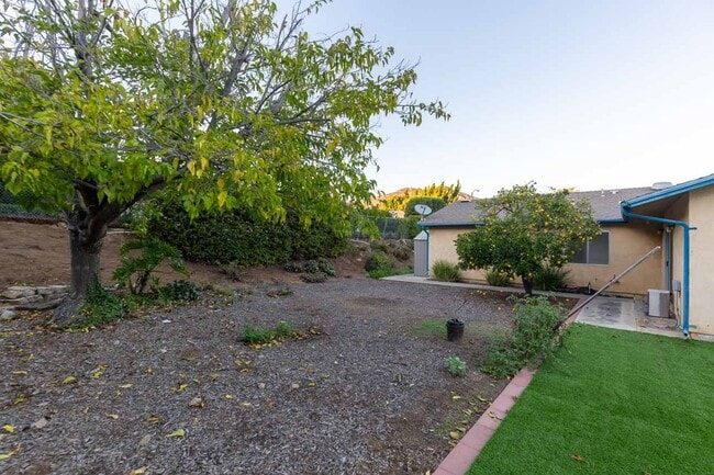 Building Photo - Single Story 3 Bed 2 Bath Home in Poway- Silverset Park