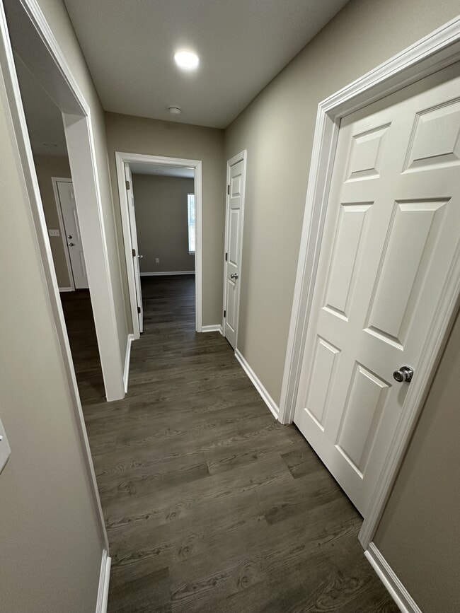 Building Photo - 305 E 22nd St