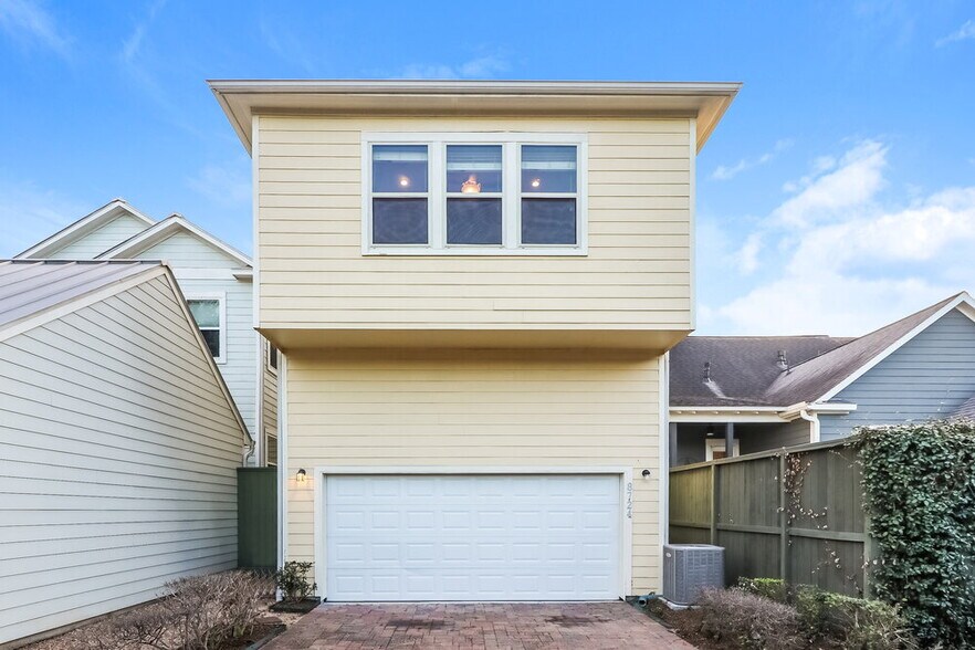 Building Photo - 8724 Kempwood Dr