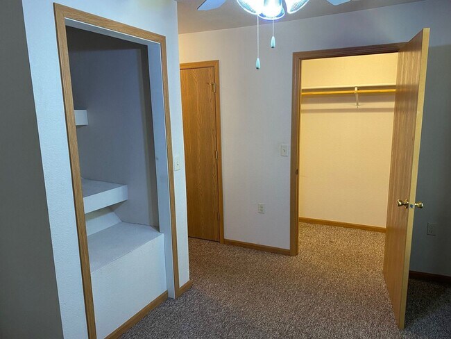 Building Photo - 127 E Rives St