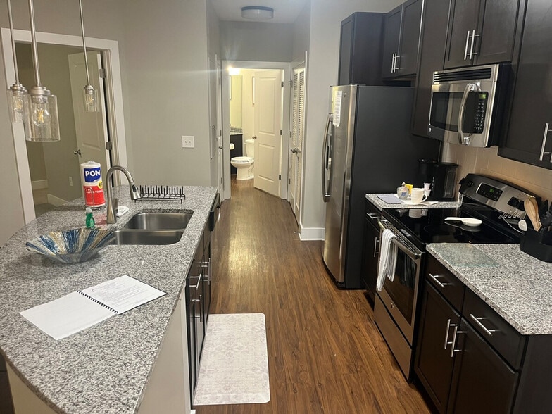 Building Photo - 6770 Broad Street