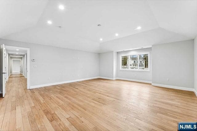 Building Photo - 25 Jones