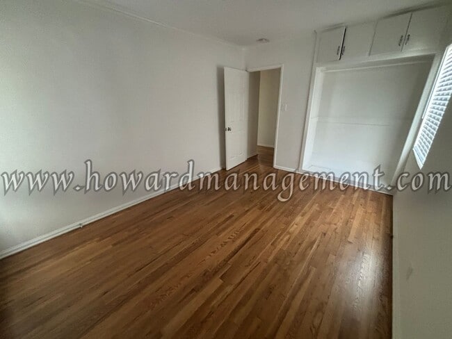 Building Photo - 01658CE