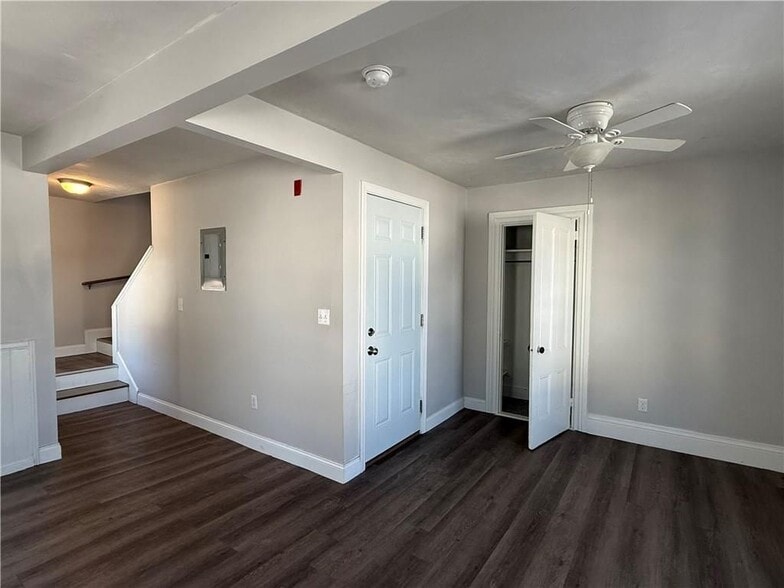 Building Photo - 251 High St