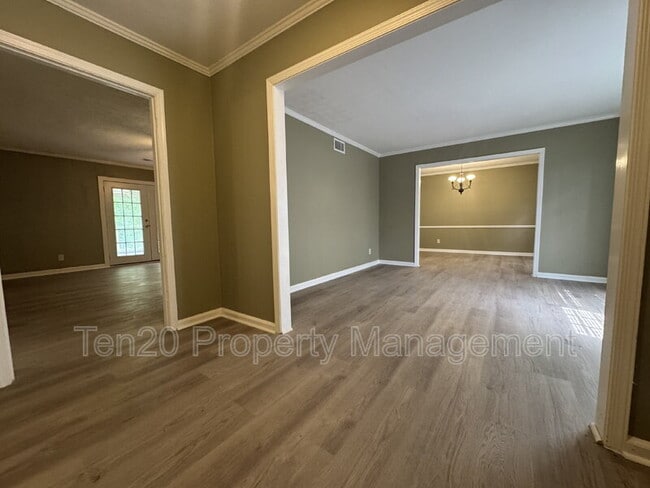 Building Photo - 5953 Windsor Dr