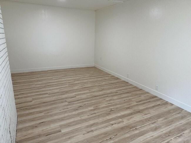 Building Photo - 208 Ogden Canyon Rd