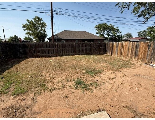 Building Photo - 1201 E Nobles Ave