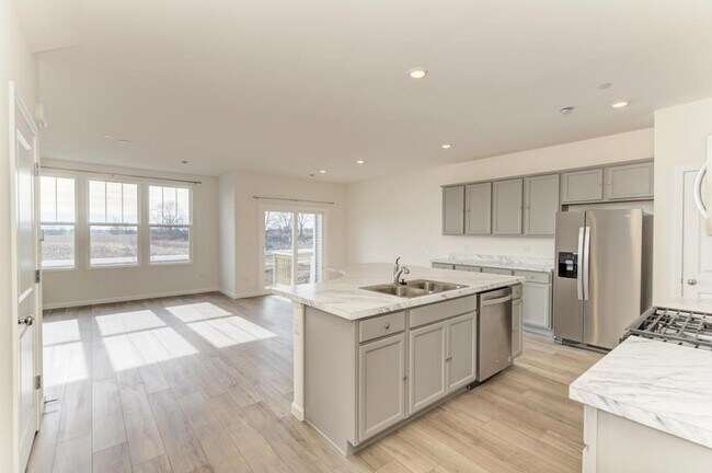 Building Photo - 5956 Hawkweed Dr