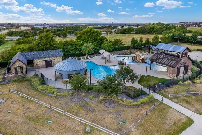 Building Photo - 1600 Wichita Dr