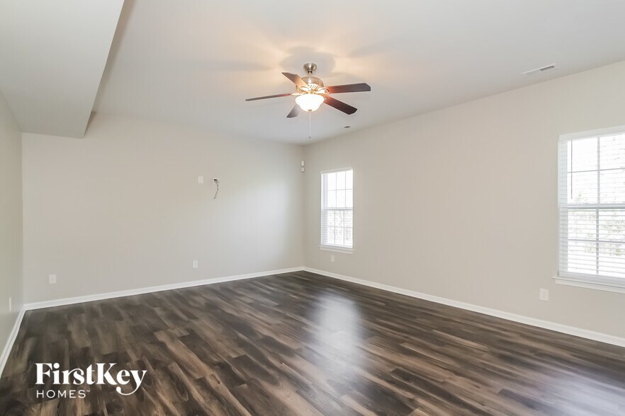 Building Photo - 3010 Robusta Court