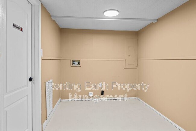 Building Photo - 1504 35th Street Ensley