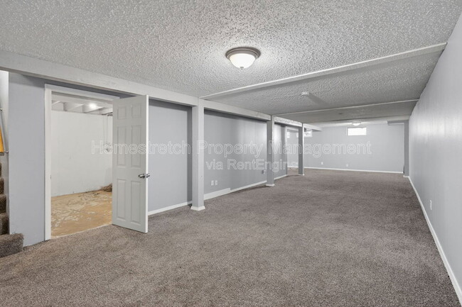 Building Photo - 2515 Valley Brook Dr