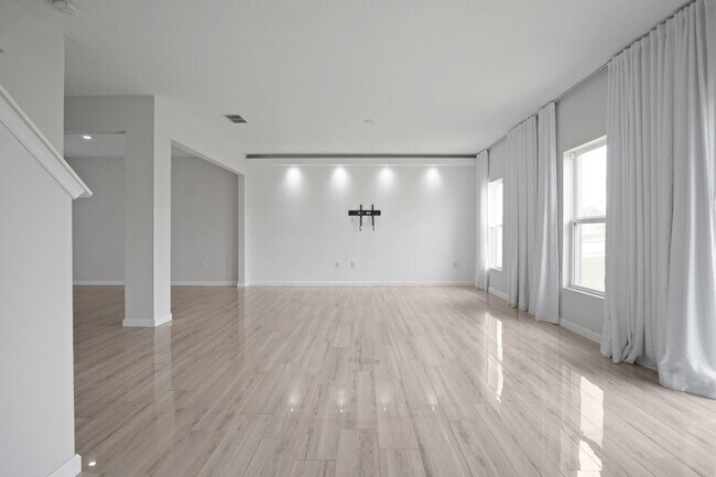 Building Photo - 137 Piave St