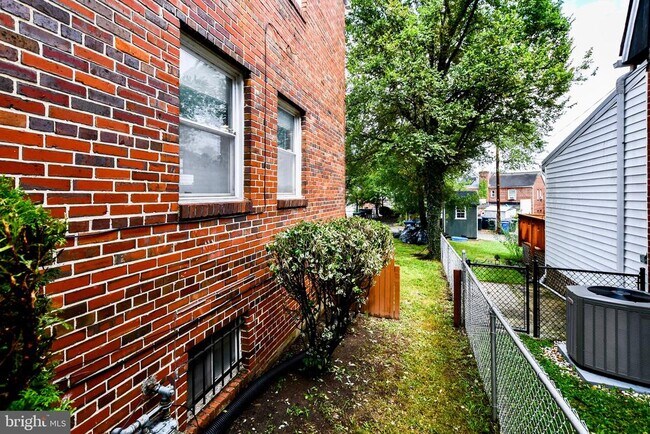 Building Photo - 5713 3rd St NE