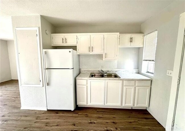 Building Photo - 2801 W 65th St