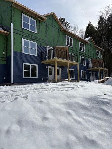 Building Photo - 867 Upper Pleasant Valley Rd