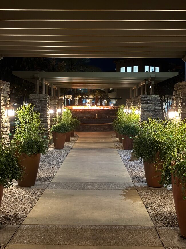 Building Photo - 5450 E Deer Valley Dr