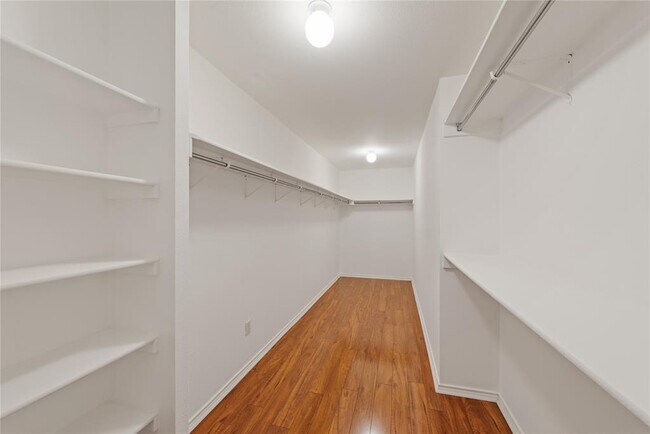 Building Photo - 11413 Kingsgate Dr