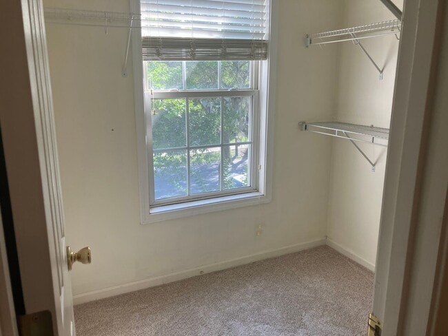 Building Photo - 3BR / 2.5BA @ Westbury Park