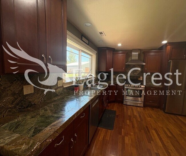 Building Photo - Beautiful Five Bedroom Home with Acreage