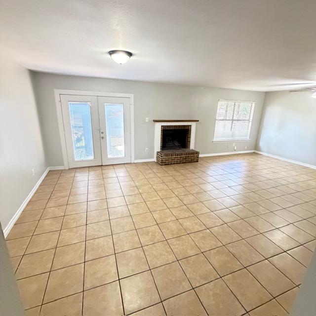 Building Photo - 708 Champion Ct