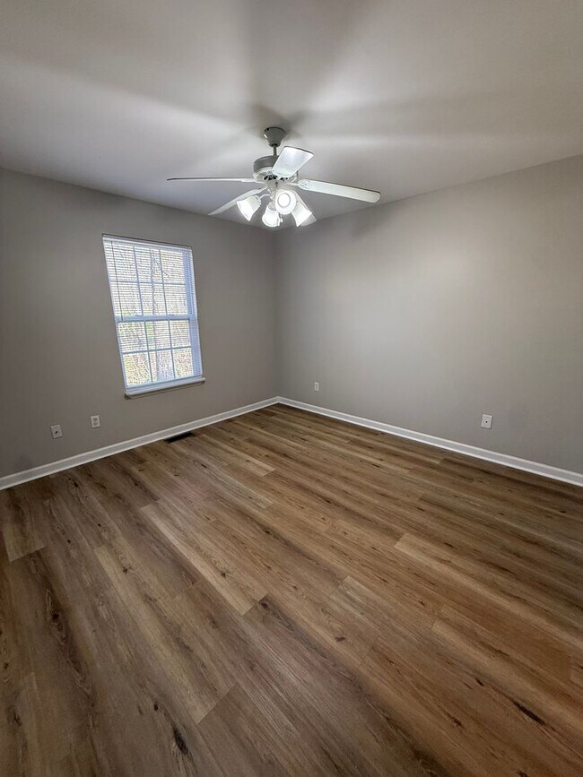 Building Photo - Beautiful House with Privacy