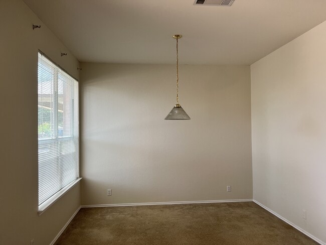 Building Photo - 14304 Sarah Ann Dr