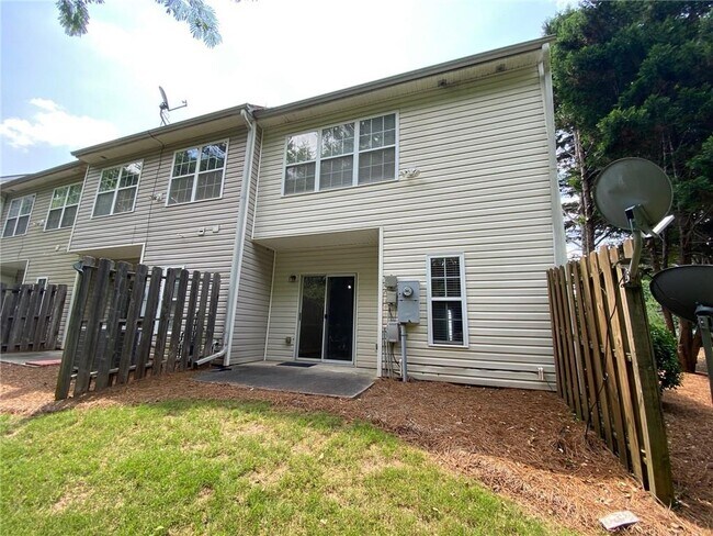 Building Photo - 677 Kenridge Dr