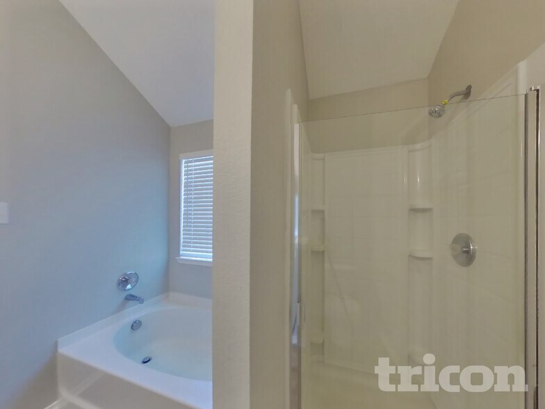 Building Photo - 2000 Natchez Dr