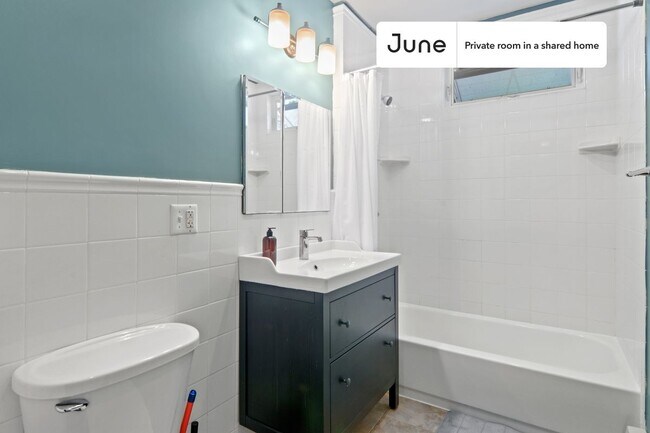 Building Photo - Room in Shared 4 bed/2 bath home