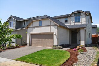 Building Photo - ? Beautiful 4-Bed, 3-Bath North Albany Hom...