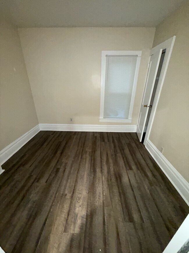 Building Photo - 2222 12th St SW