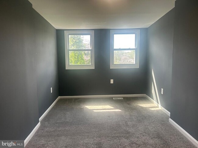 Building Photo - 1516 N Mount St