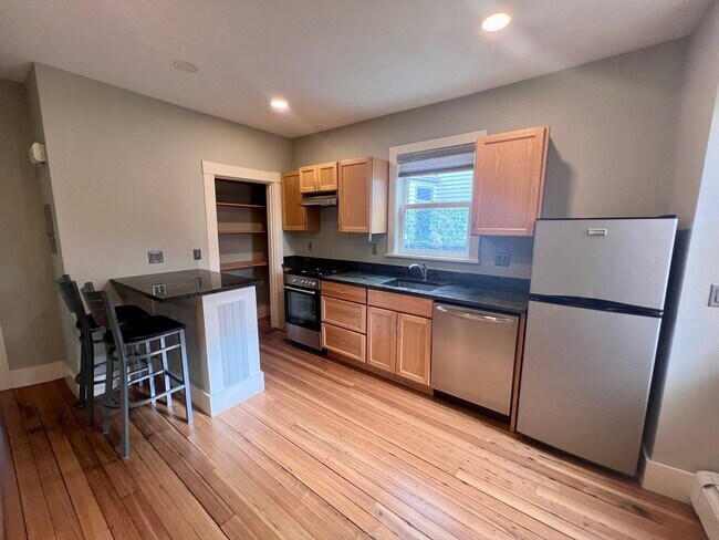 Building Photo - 188 Franklin St