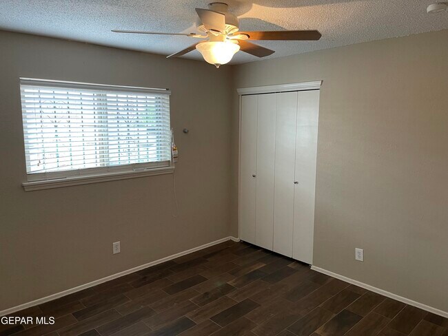 Building Photo - 9220 Lait Dr