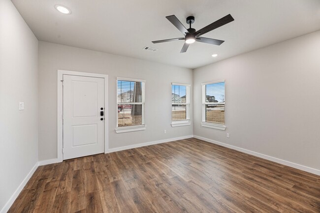 Building Photo - AVAILABLE NOW! 3 BEDROOM TRIPLEX LOT LOCATED ON 1-ACRE LOT IN MIDLOTHIAN, TX!