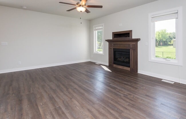 Building Photo - Contemporary Altoona Single Family Home! N...