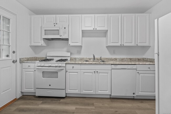 Building Photo - 102 Blachley Rd