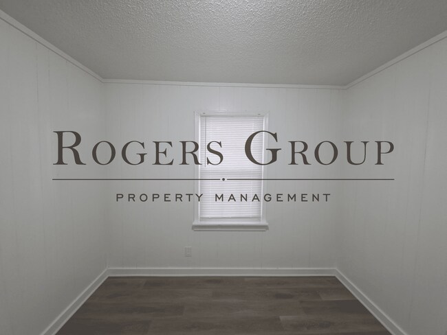 Building Photo - #450 - 109-111 Carter St Duplex