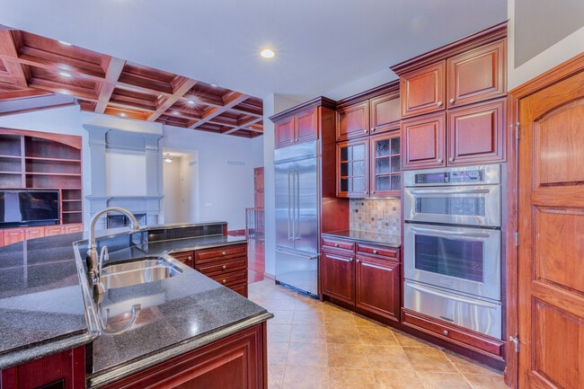 Building Photo - 1991 Chesterfield Ridge Cir