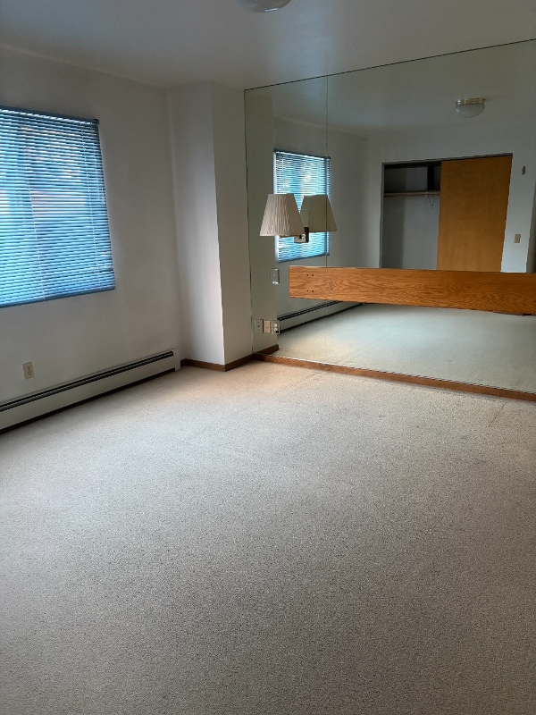 Building Photo - 635 E 73rd Ave