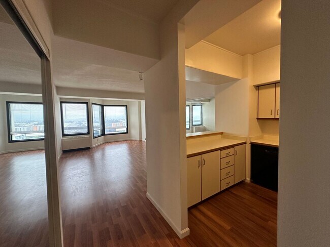 Primary Photo - 1 Bed 1 Bathroom Condo Available View of W...