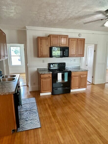 New Stove and Microwave - 59 Cotter Ct