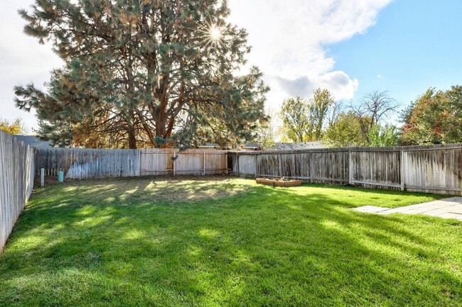 Building Photo - 10357 W Cory St