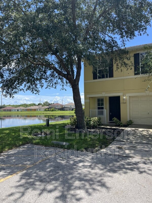 Building Photo - 13500 Applerose Ln