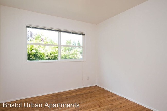 Building Photo - 3020 SE Waverleigh Blvd